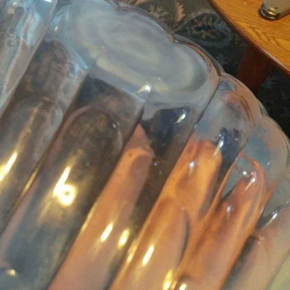 Vintage Opaque Blue Scalloped Shell Dish - Picture 8 of 11